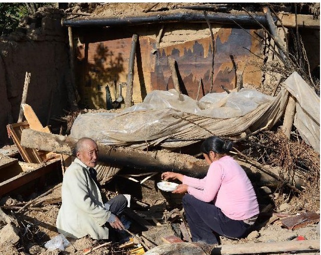 南洋防爆電機(jī)有限公司收集甘肅村民受災(zāi)情況圖片